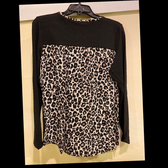 NWT long sleeve top with leopard print accents - Picture 2 of 4